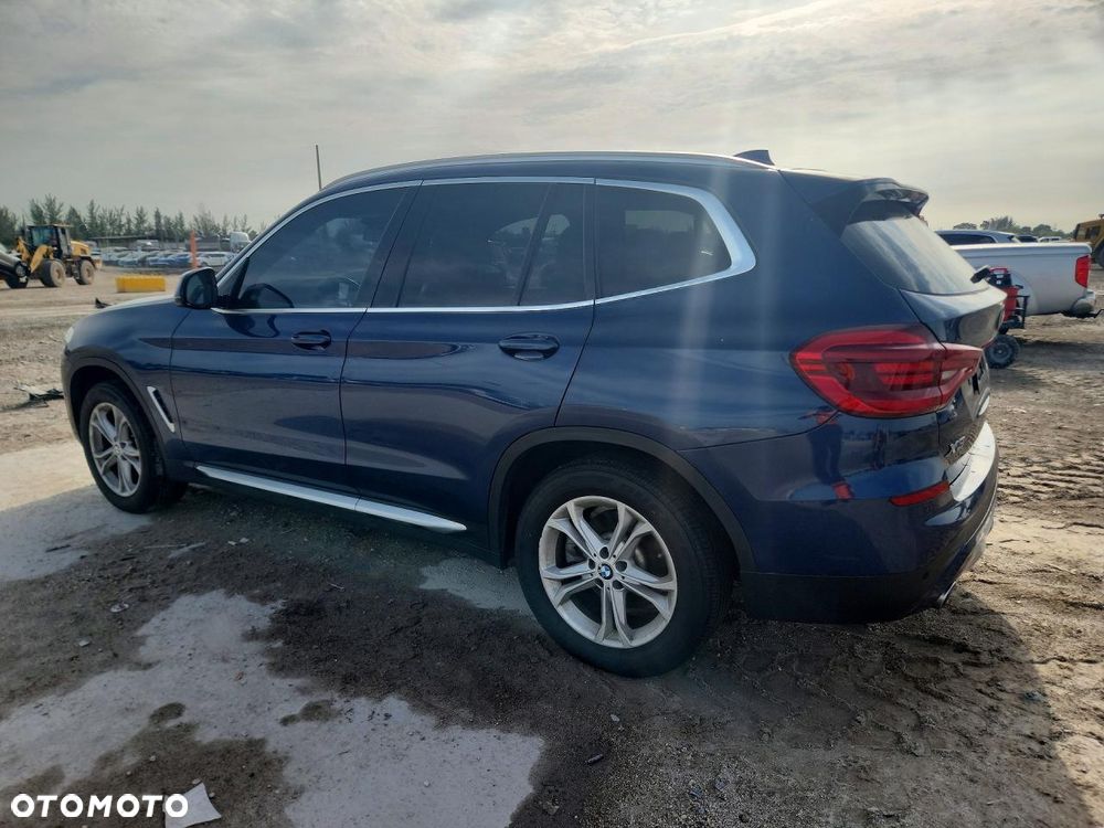 BMW X3 xDrive30i Luxury Line - 4