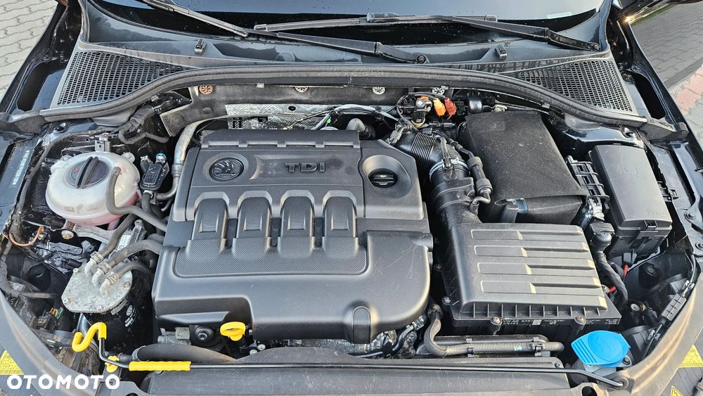 Skoda Octavia 2.0 TDI DSG RS - 18