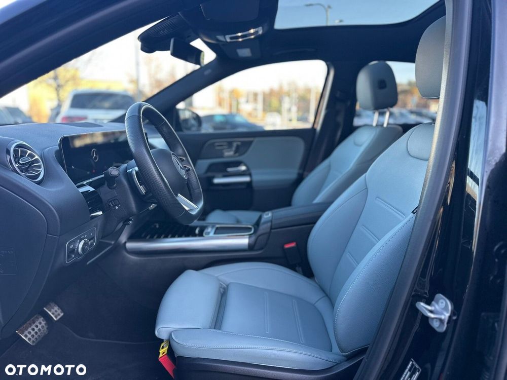 Mercedes-Benz GLA - 11