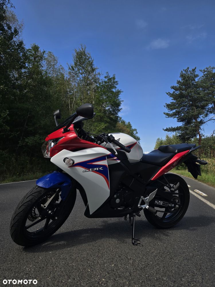Honda CBR - 9