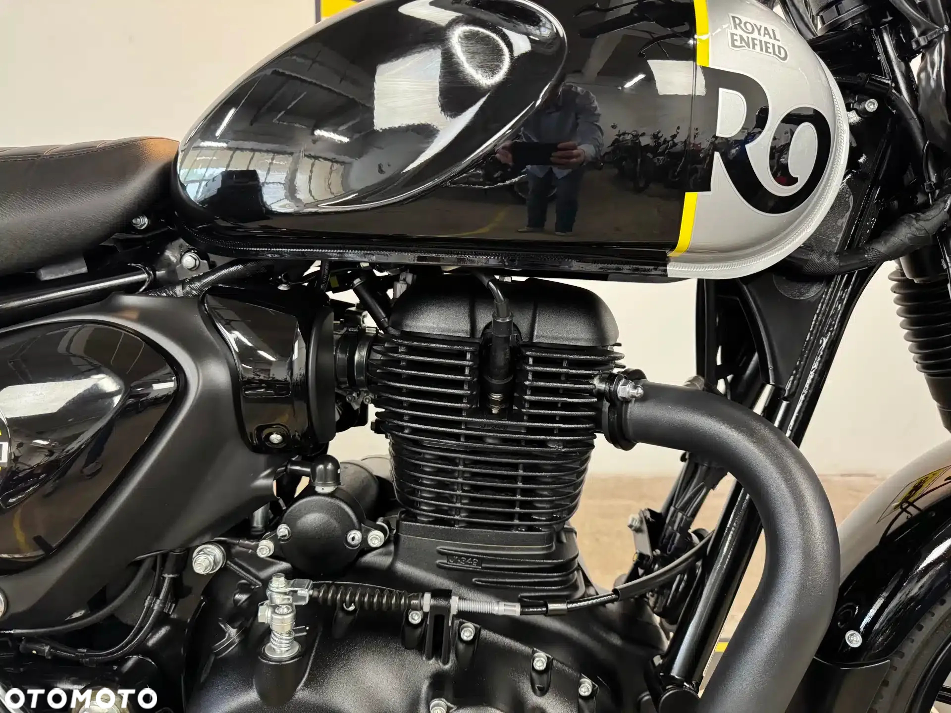 Royal Enfield HNTR - 12