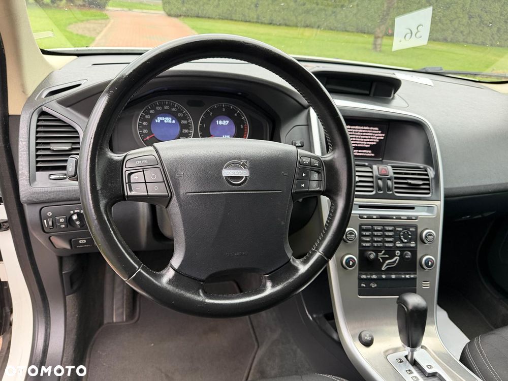 Volvo XC 60 D5 AWD Momentum - 13