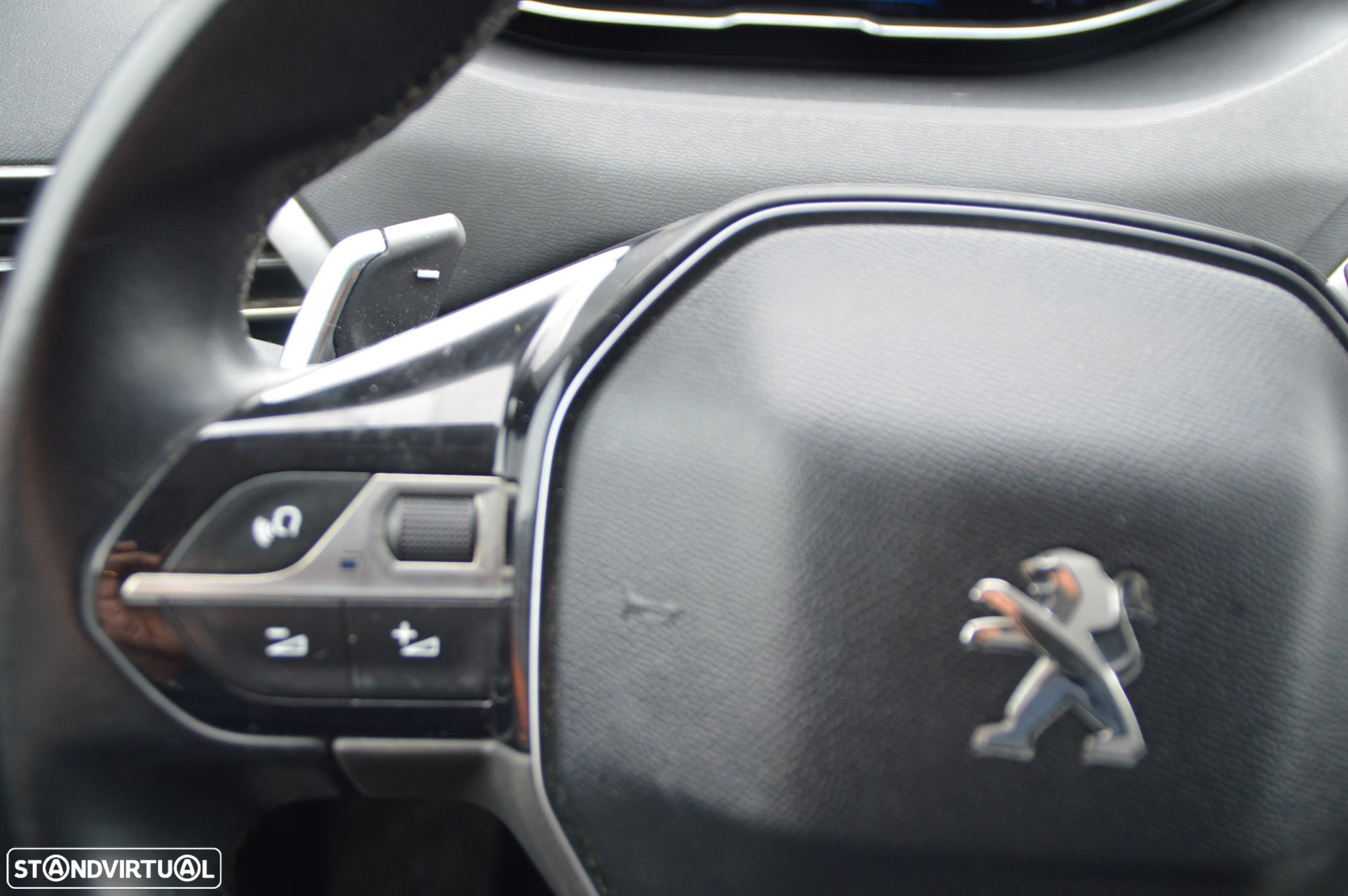 Peugeot 5008 1.2 PureTech Allure EAT6 - 38