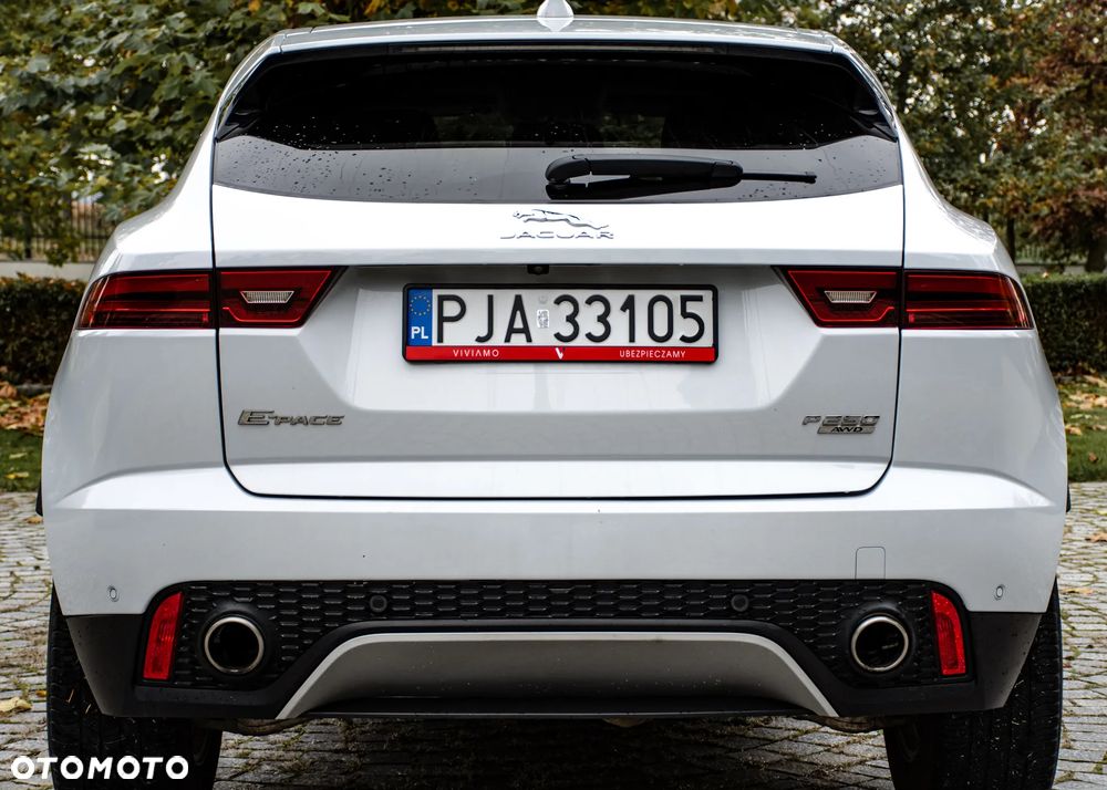 Jaguar E-Pace P250 AWD R-Dynamic S - 14