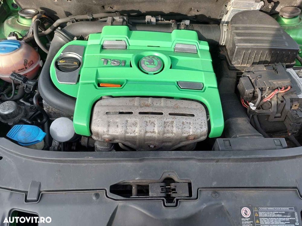 Far Dreapta Skoda Fabia 2010 Break Verde - 6