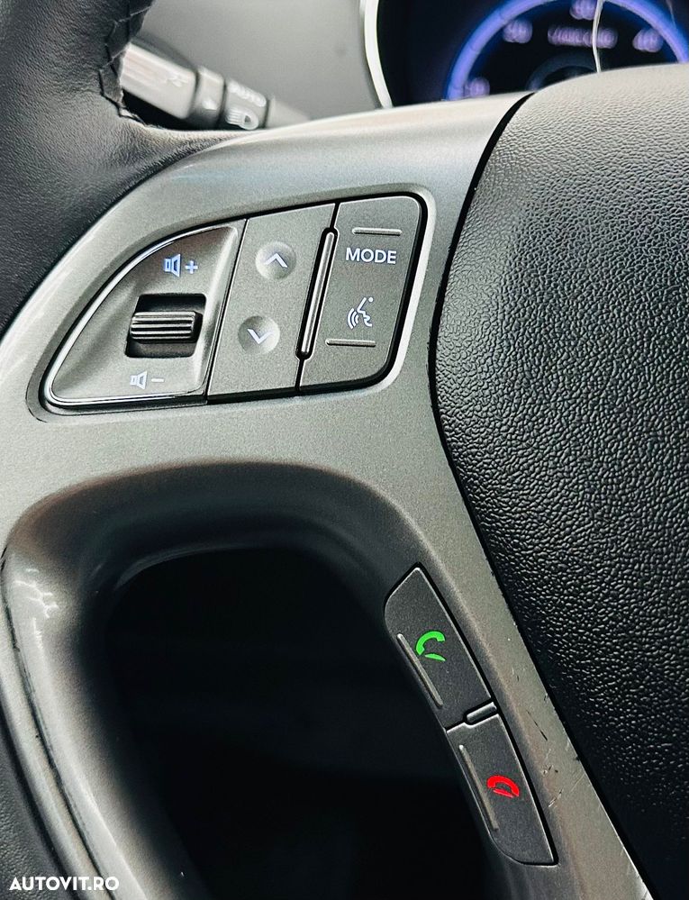 Hyundai ix35 1.7 CRDI 2WD Fifa World Cup Edition - 28