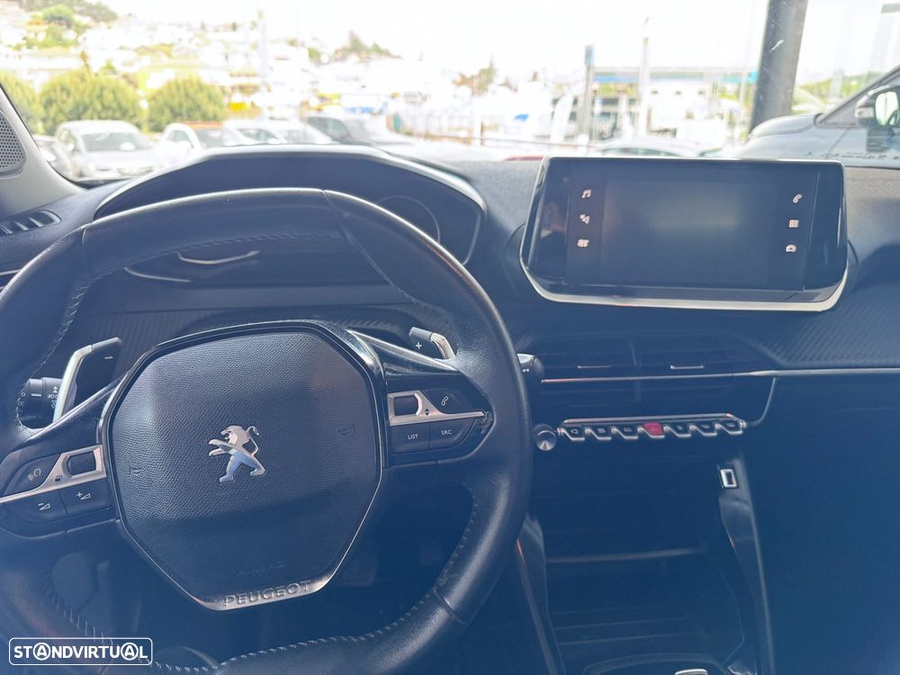Peugeot 2008 1.2 PureTech Active EAT8 - 12