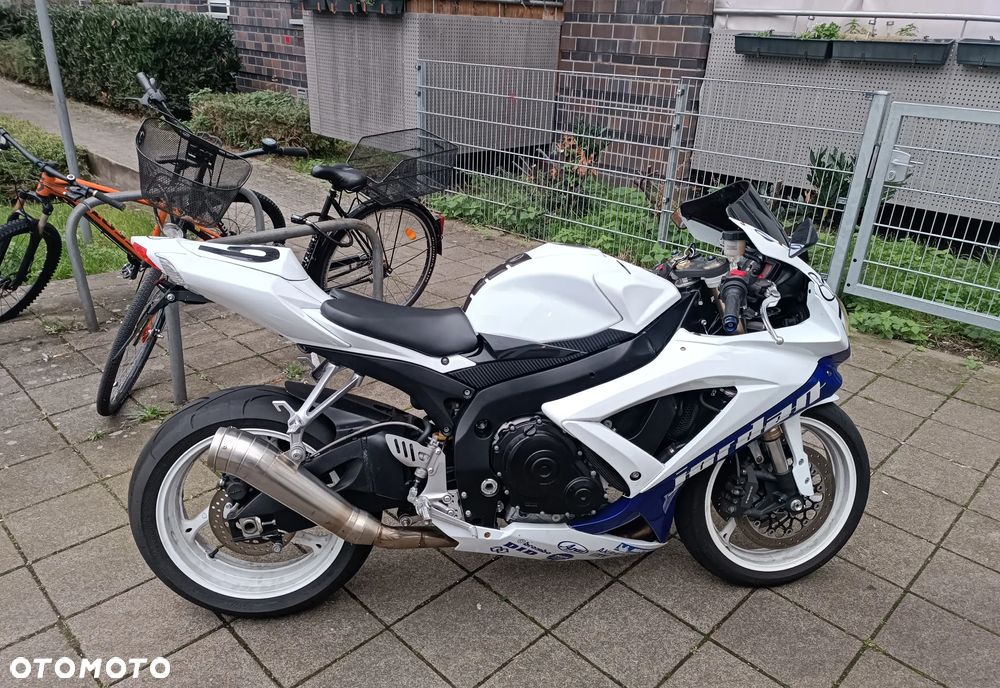 Suzuki GSX-R - 6