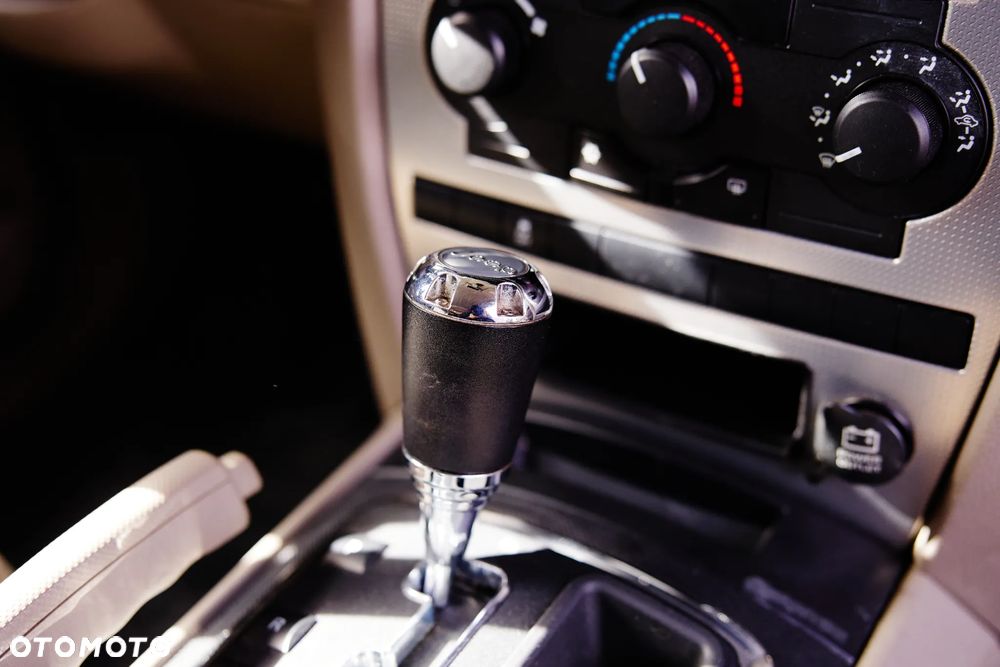 Jeep Commander 3.0 CRD DPF Automatik Limited - 25