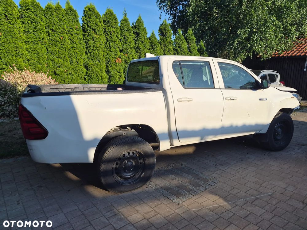 Toyota Hilux 2.8 D-4D Double Cab SR5 4x4 - 10