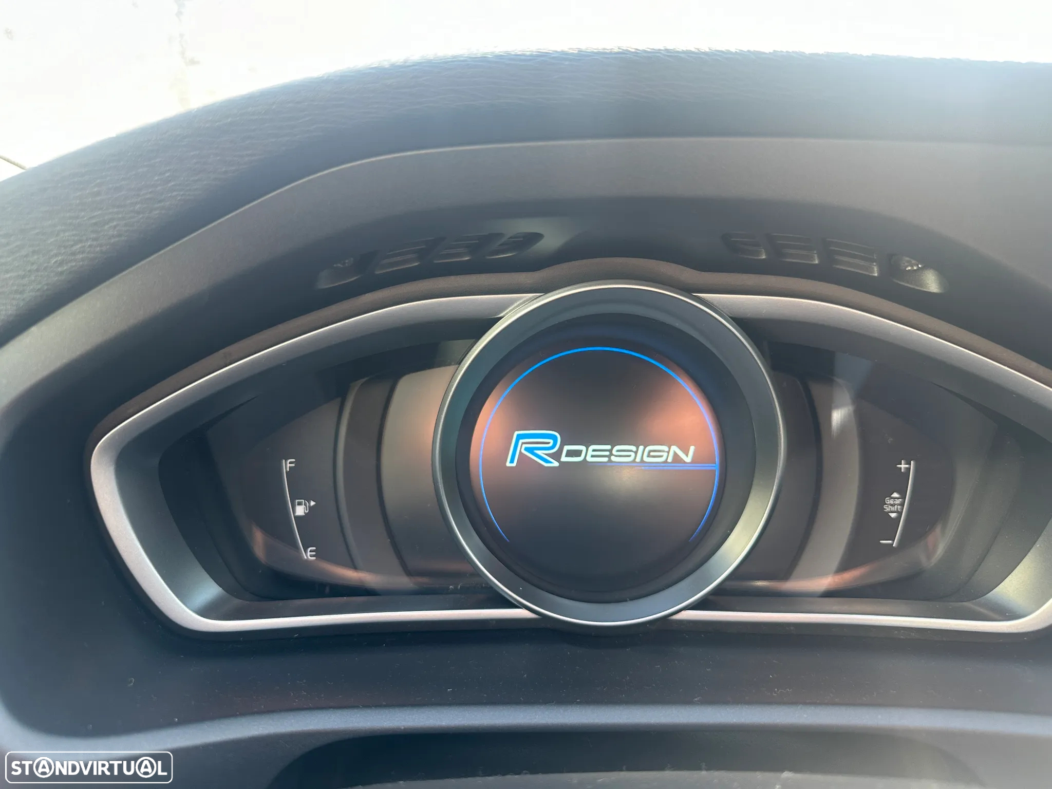 VOLVO V40 1.6 T4 180CV R-DESIGN DE 2015 - 6