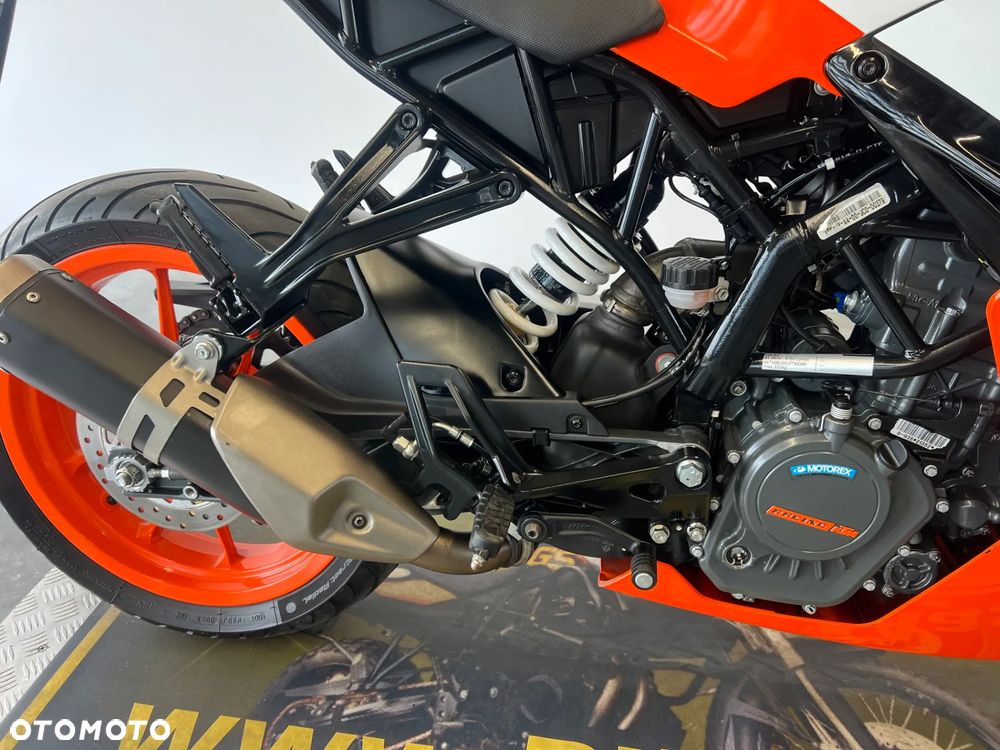 KTM RC 125 - 24