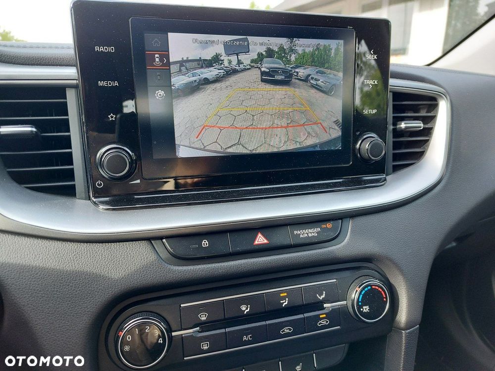 Kia Ceed - 28