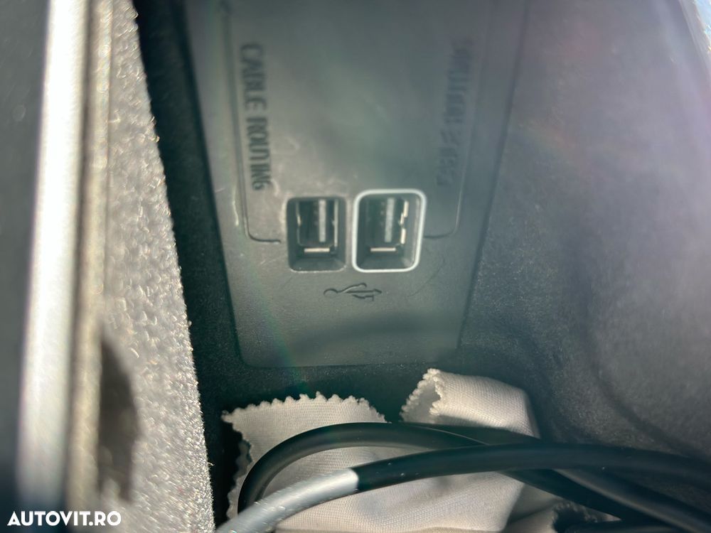 Volvo V90 D5 AWD - 32