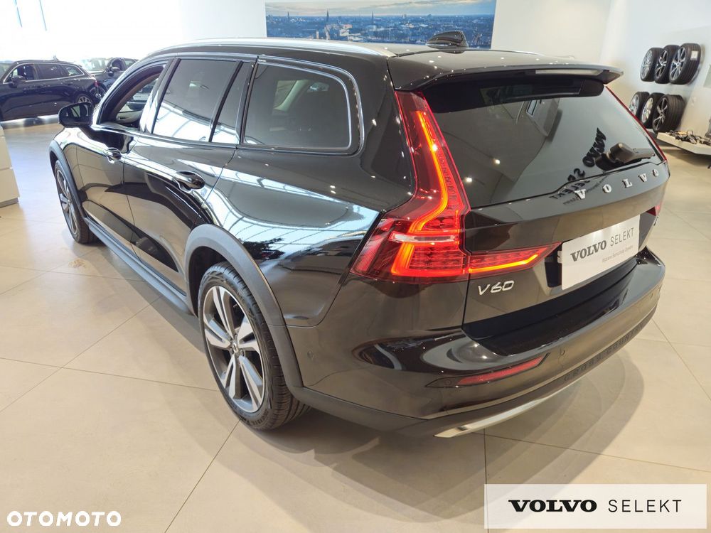 Volvo V60 Cross Country - 8