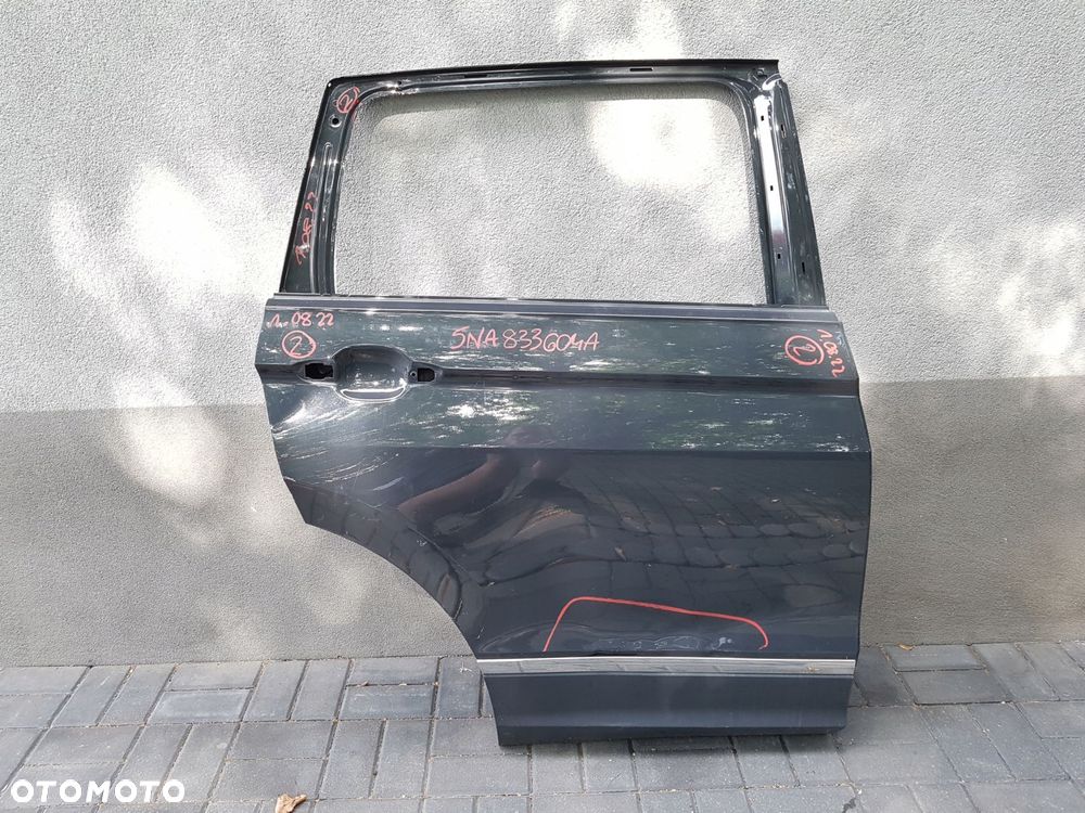 vw tiguan ii 16^ drzwi listwa prawy tył 5na833604a