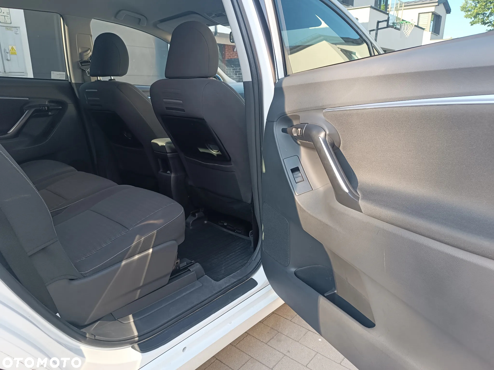 Toyota Verso 1.8 Prestige 7os - 14
