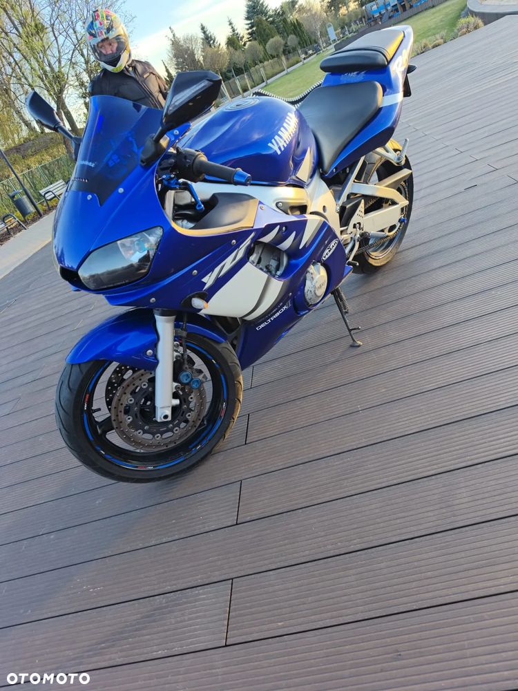 Yamaha R6 - 12