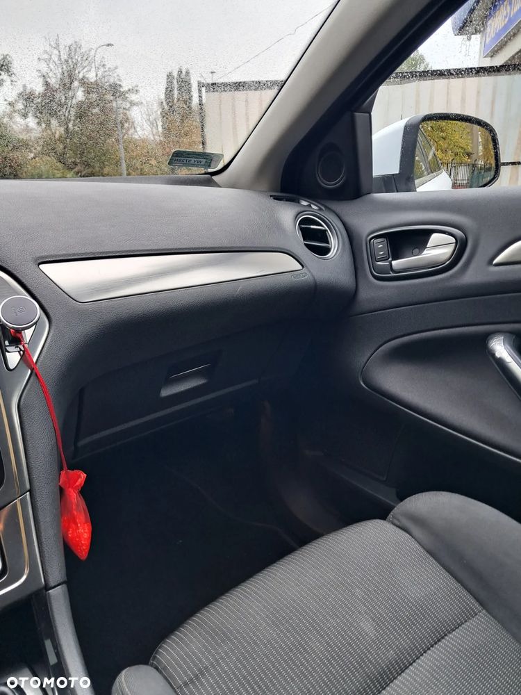 Ford Mondeo 2.0 Titanium - 22