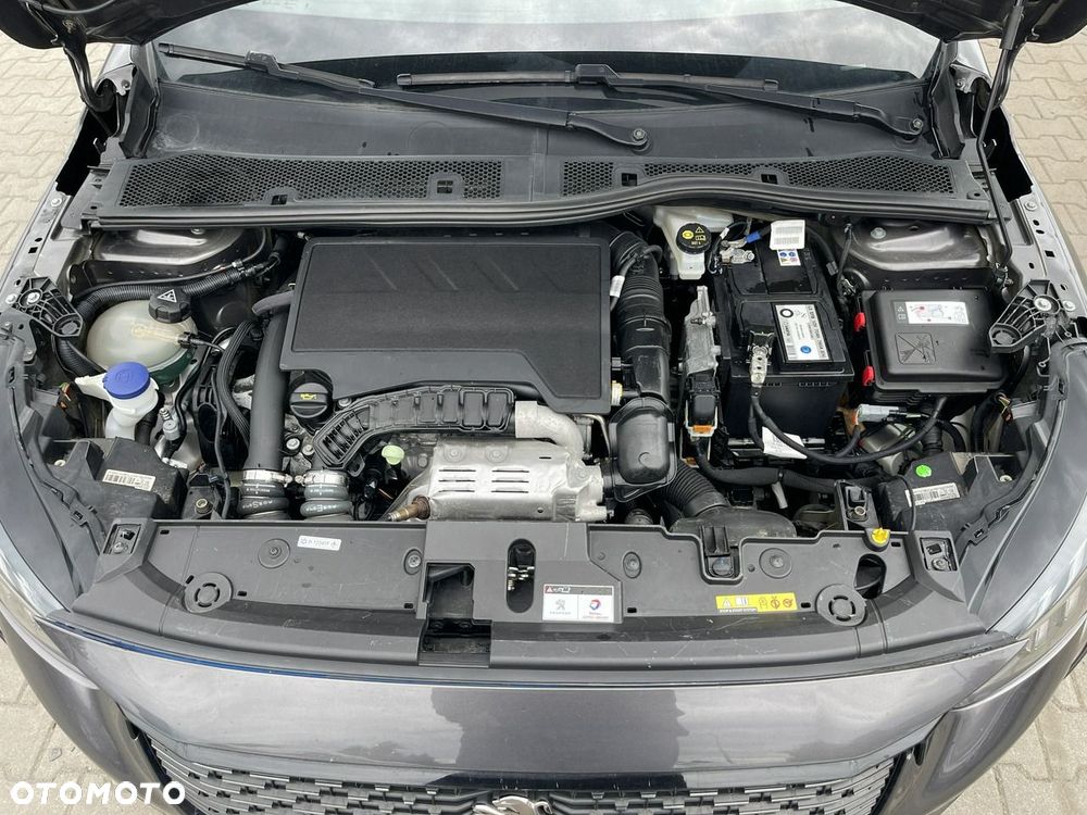 Peugeot 208 PureTech 100 EAT8 GT Pack - 12
