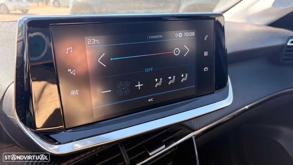 Peugeot 208 1.2 PureTech SE Style - 14