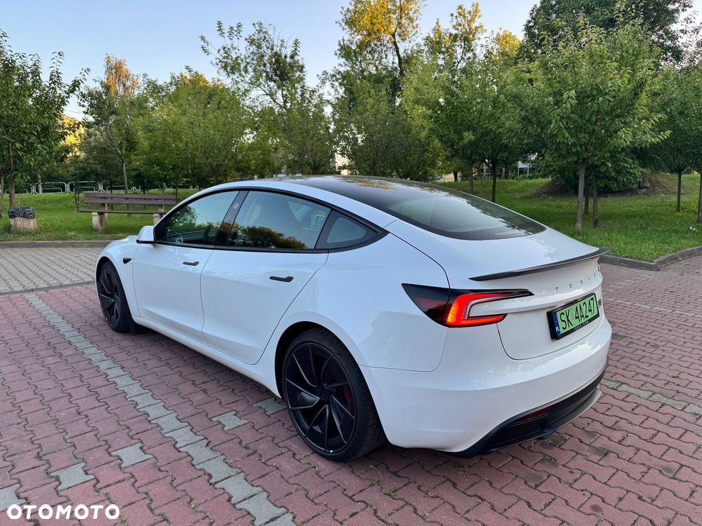 Tesla Model 3 - 3