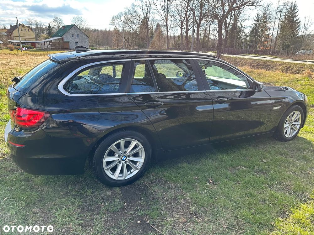 BMW Seria 5 520i Touring - 4