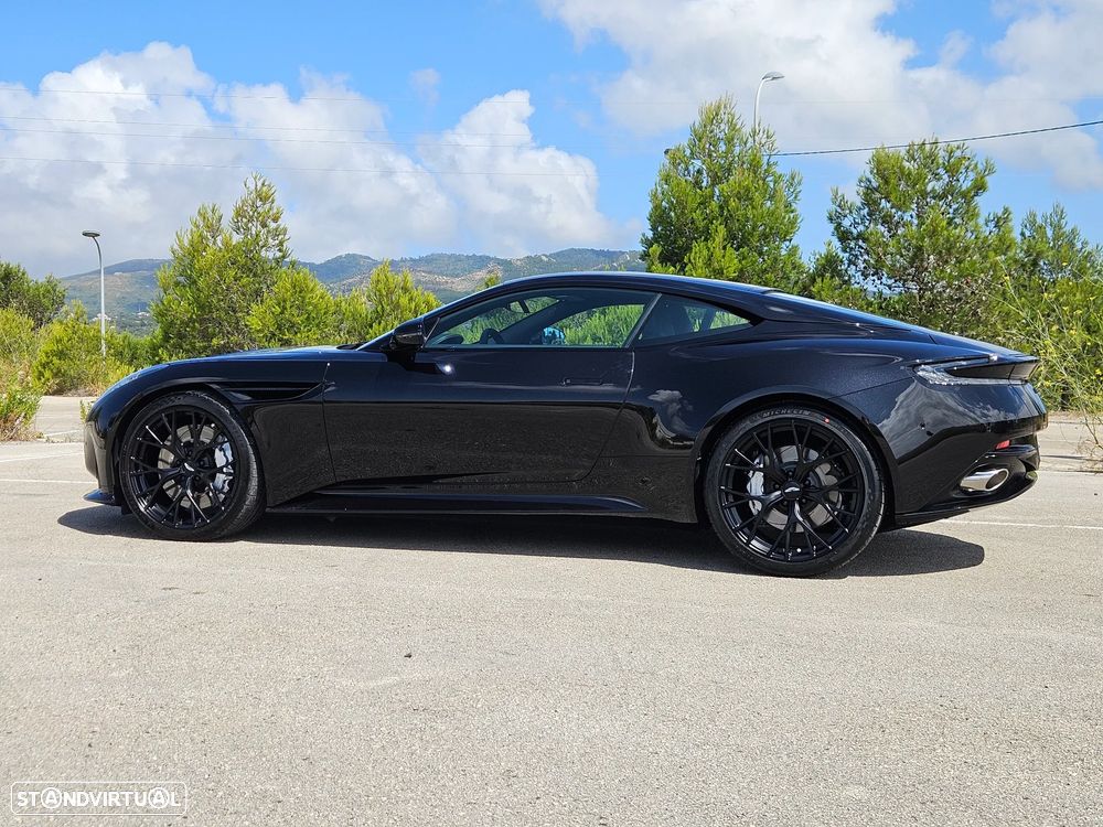 Aston Martin DB12 Coupé V8 - 10