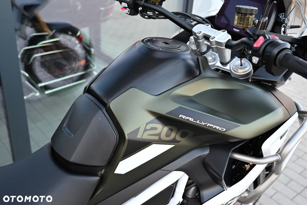 Triumph Tiger - 34
