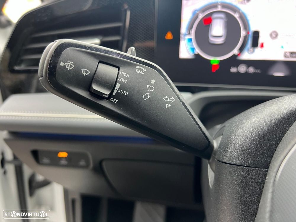 VW Passat Variant 2.0 TDi Business DSG - 17