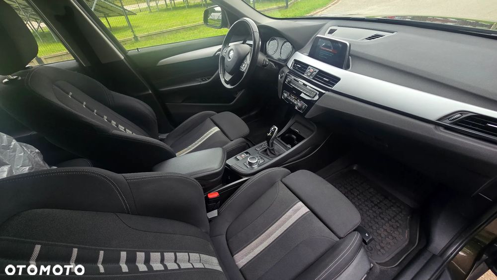 BMW X1 sDrive18i - 27