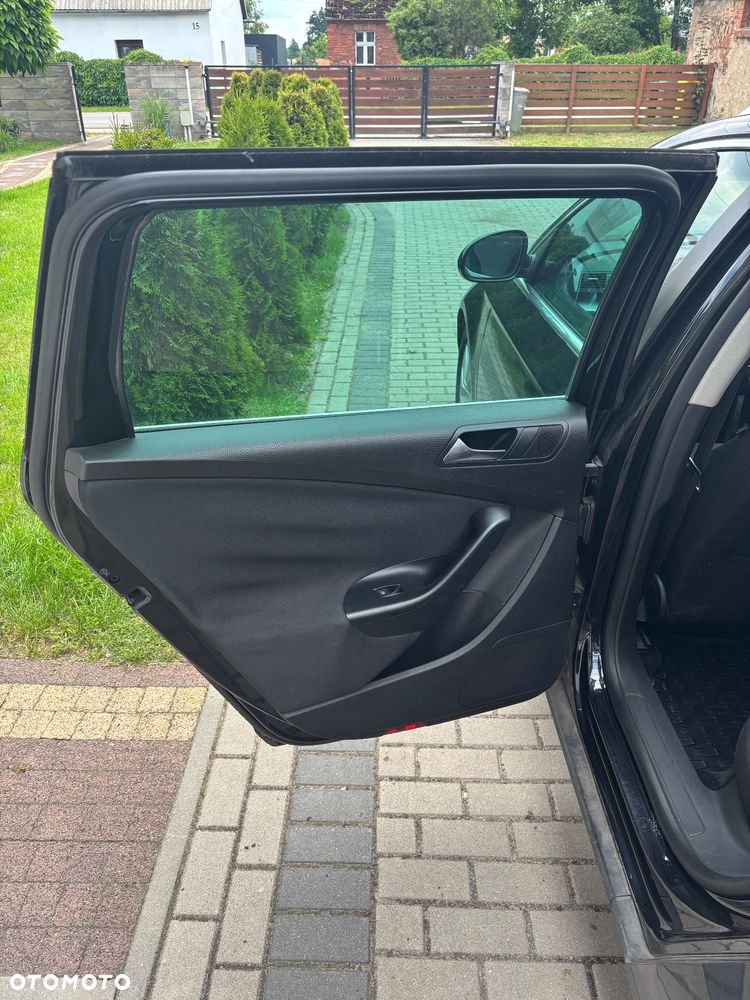 Volkswagen Passat - 17