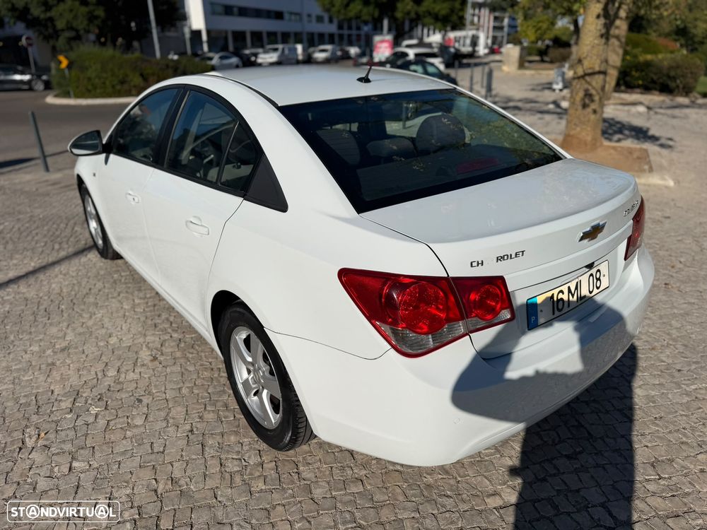 Chevrolet Cruze 1.6 LT - 16