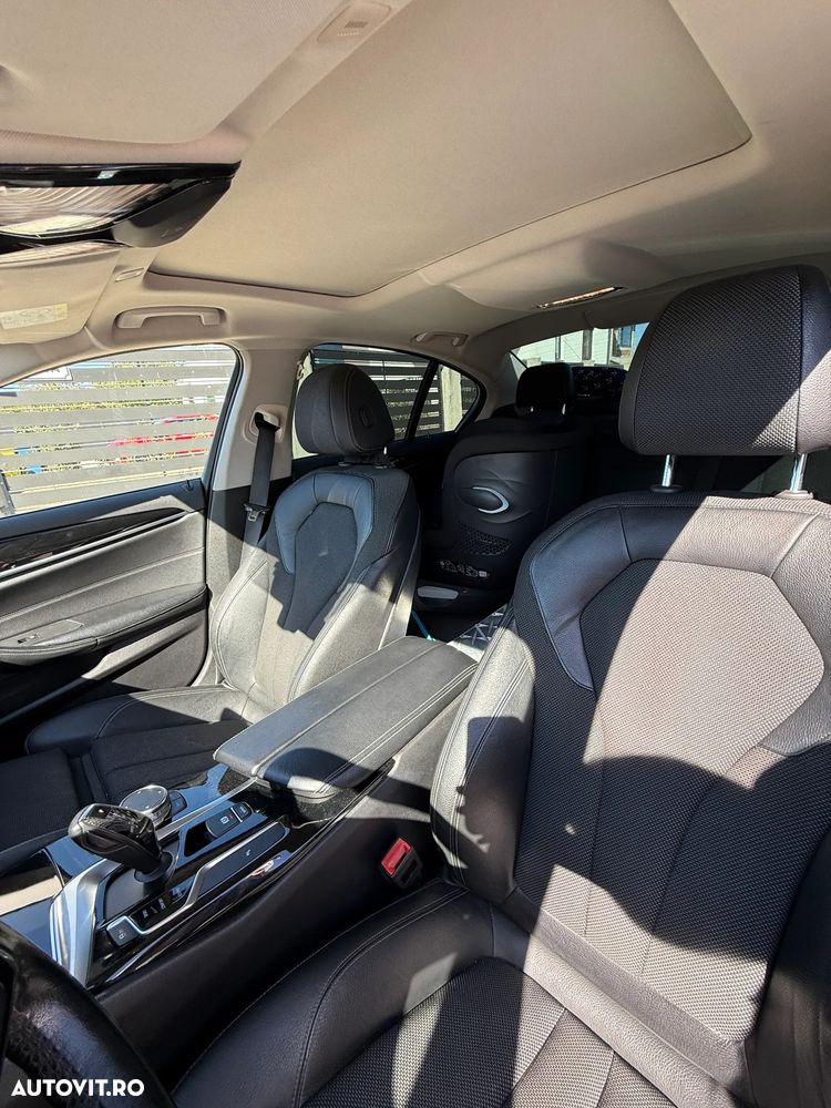 BMW Seria 5 520d AT - 13