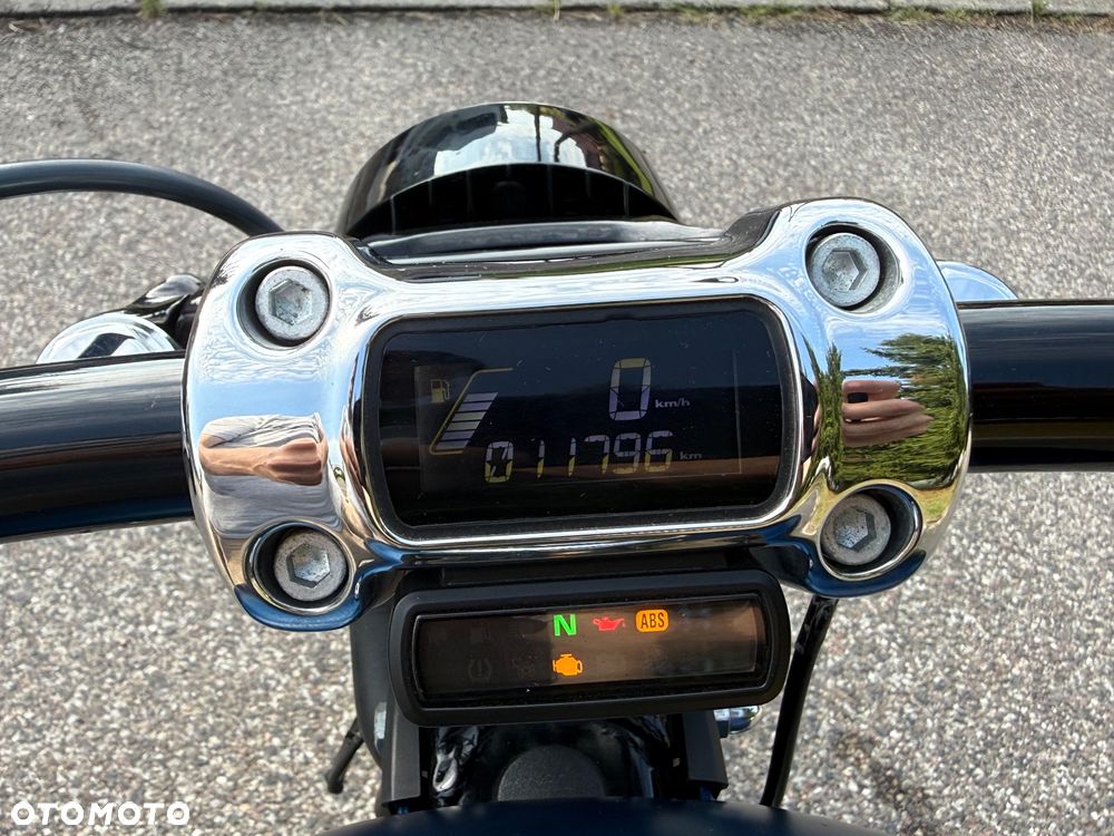 Harley-Davidson Softail Breakout - 9