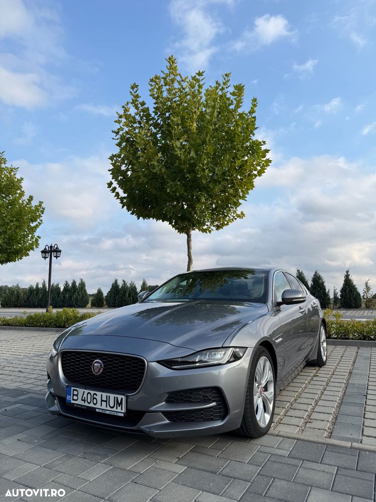 Jaguar XE D180 RWD R-Dynamic HSE - 4