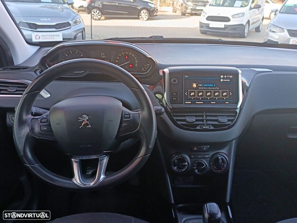 Peugeot 2008 1.2 PureTech Style - 8