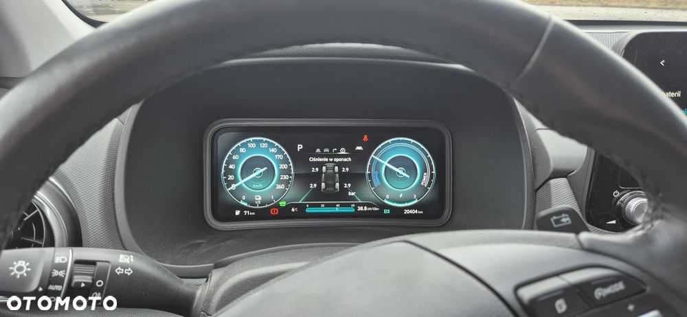 Hyundai Kona 64kWh Premium - 8