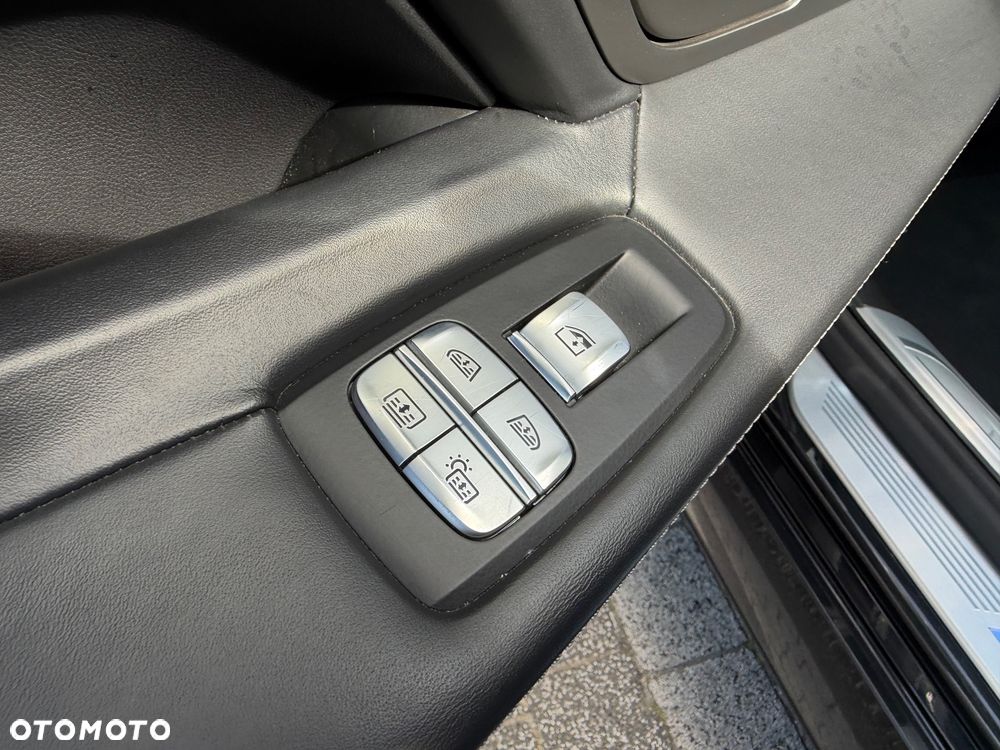 BMW Seria 7 750Ld xDrive sport - 28
