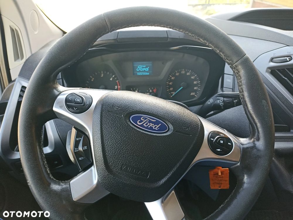 Ford CUSTOM - 10