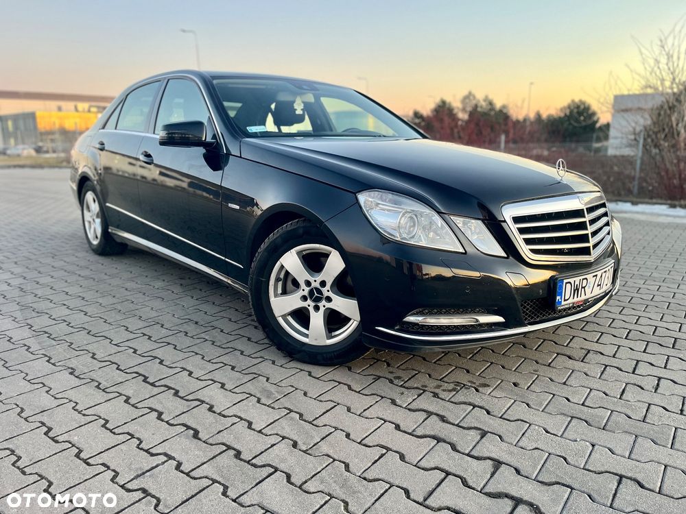 Mercedes-Benz Klasa E 200 CDI DPF BlueEFFICIENCY Automatik Elegance - 4