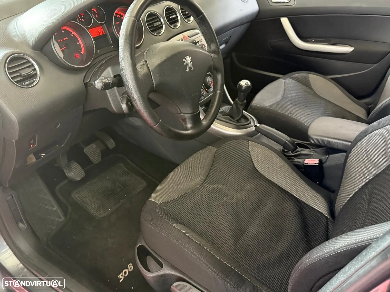 Peugeot 308 1.4 16V Executive - 8