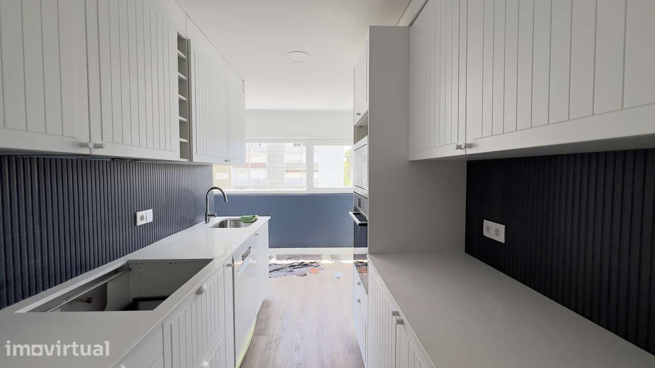 Apartamento T3 em Alvalade com 2 casas de banho - Grande imagem: 2/12