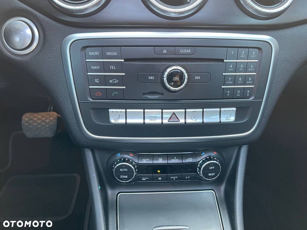 Mercedes-Benz CLA 250 4Matic 7G-DCT AMG Line - 18
