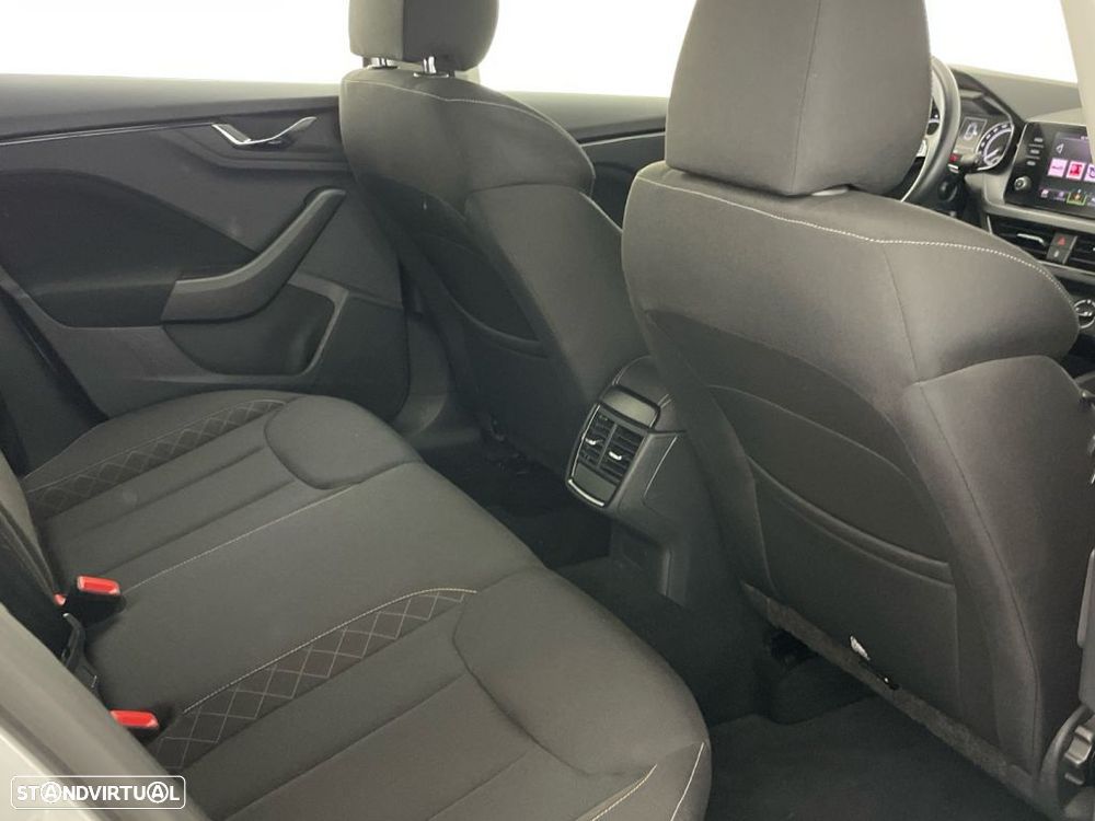 Skoda Scala 1.0 TSI Ambition — fotografia 25