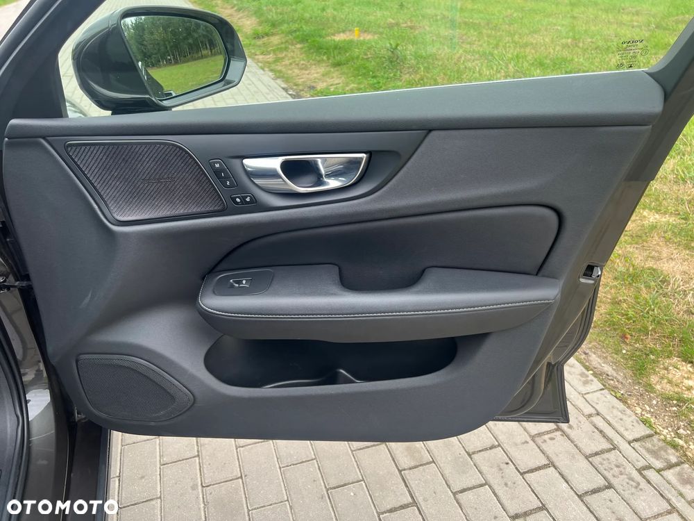 Volvo V60 T6 AWD Recharge Geartronic Inscription Expression - 36