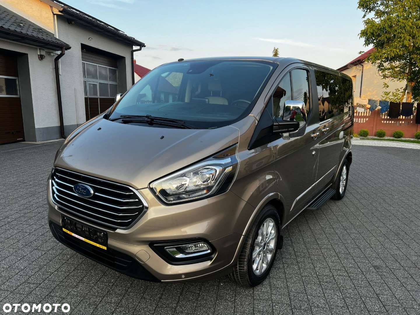 Ford Tourneo Custom - 16