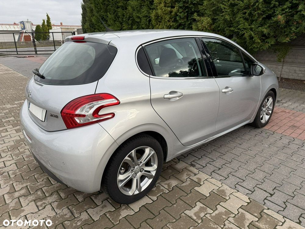Peugeot 208 - 6