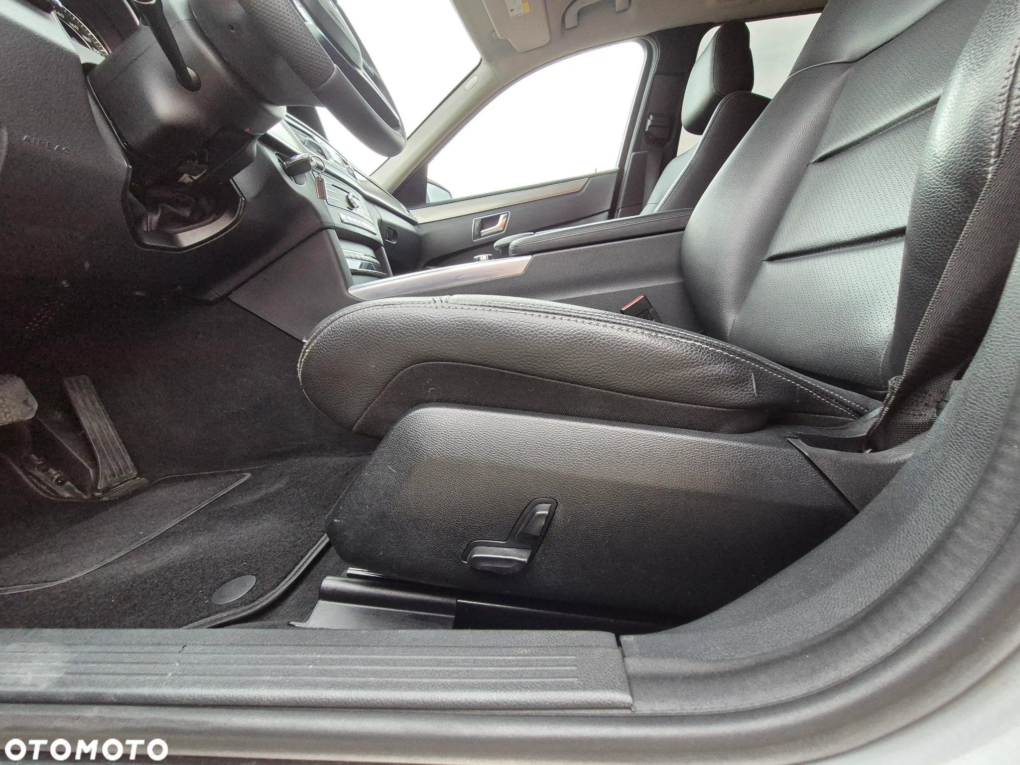 Mercedes-Benz Klasa E 200 BlueTEC 7G-TRONIC Classic - 29