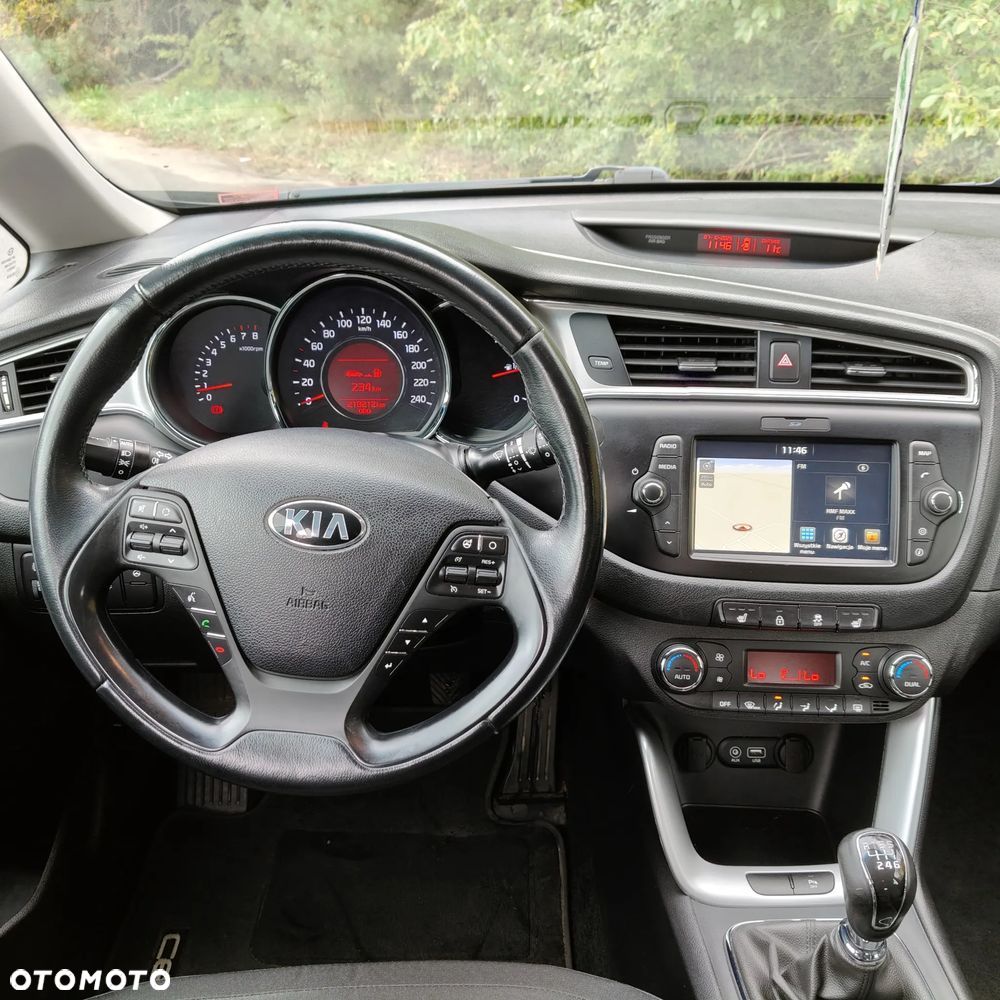 Kia Ceed 1.6 GDI Dream Team Edition - 15